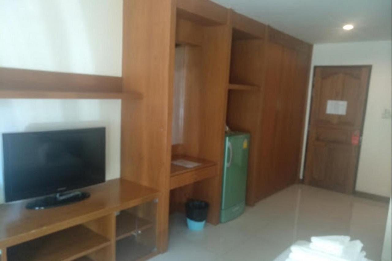 Oyo 1097 Thep Apartment Pattaya Εξωτερικό φωτογραφία